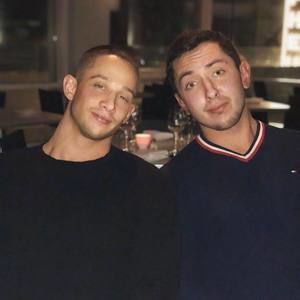 Meet your Posher, Enis